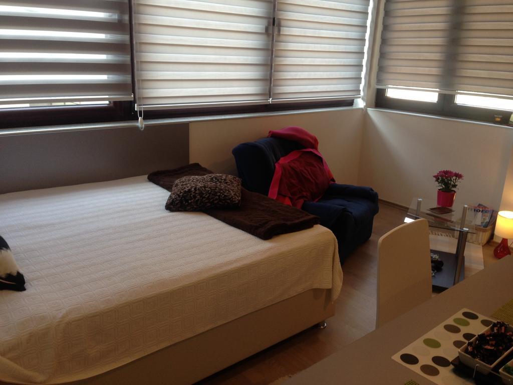 Dea'S Studio Apartment SJJ Chambre photo