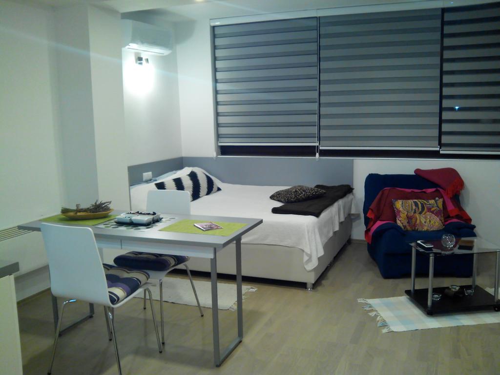 Dea'S Studio Apartment SJJ Chambre photo